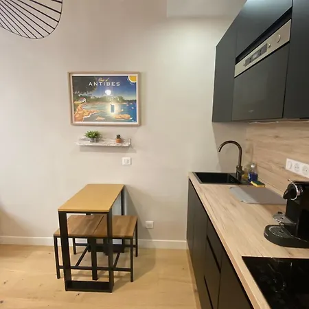 06ck Cosy In The Heart Of Old * Antibes