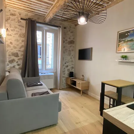 06ck Cosy In The Heart Of Old * Antibes