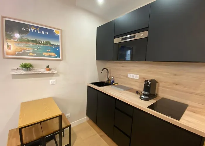 06ck Cosy In The Heart Of Old