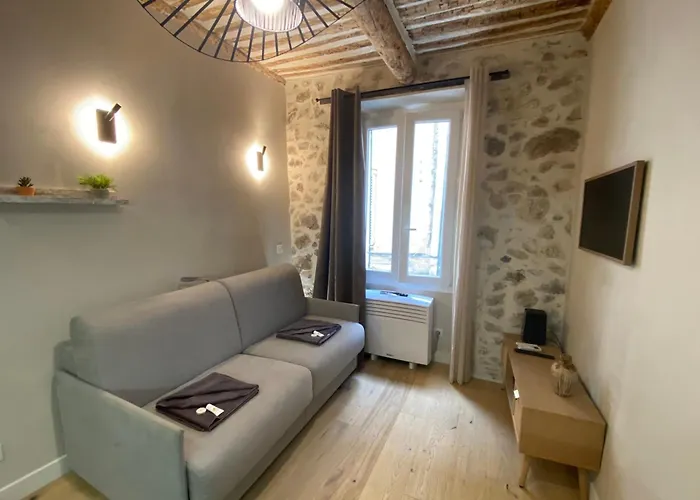 06ck Cosy In The Heart Of Old Apartamento Antibes