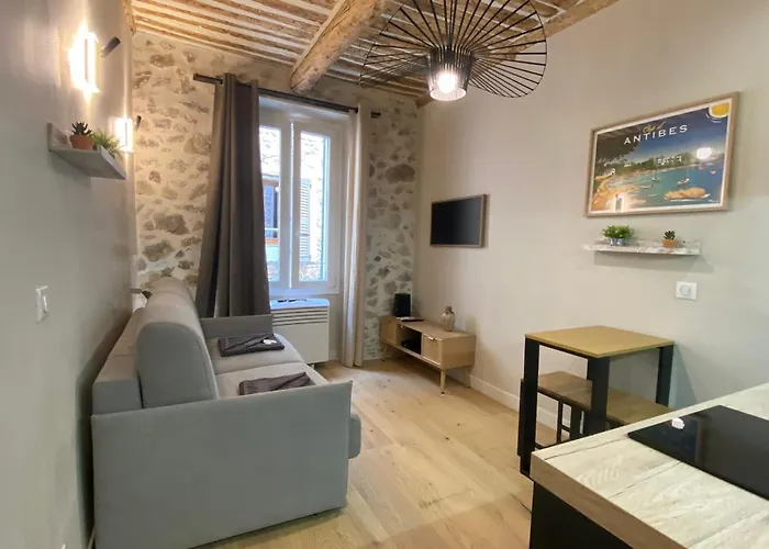 06ck Cosy In The Heart Of Old * Antibes