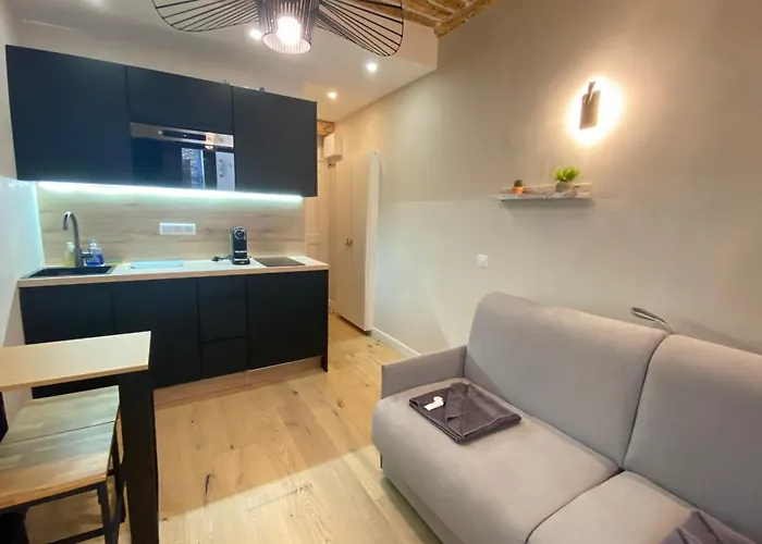 06ck Cosy In The Heart Of Old * 昂蒂布