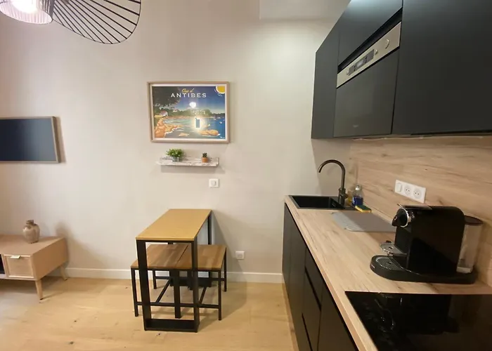 06ck Cosy In The Heart Of Old * Antibes